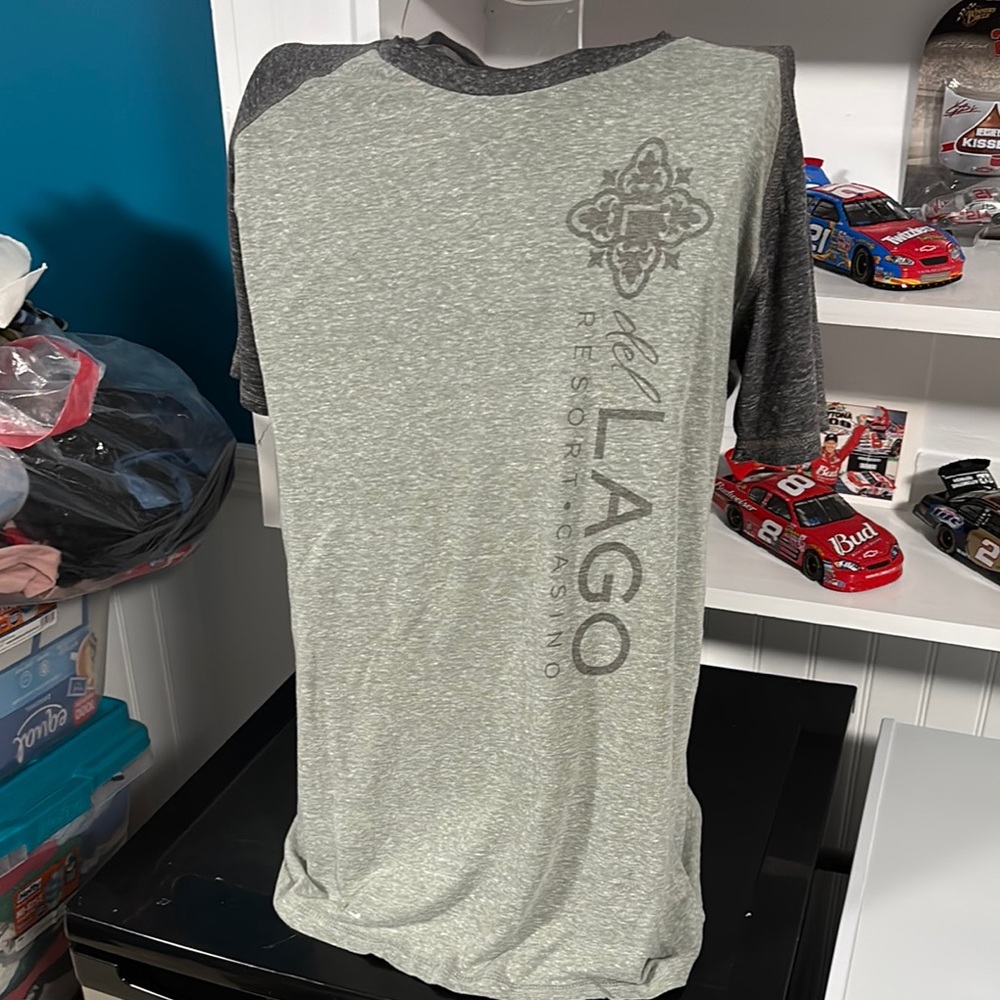 Del Lago Resort and Casino T Shirt size Medium